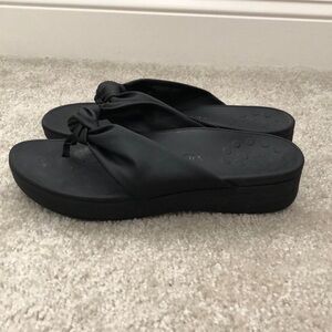Vionic Womens Flip Flops Size 10